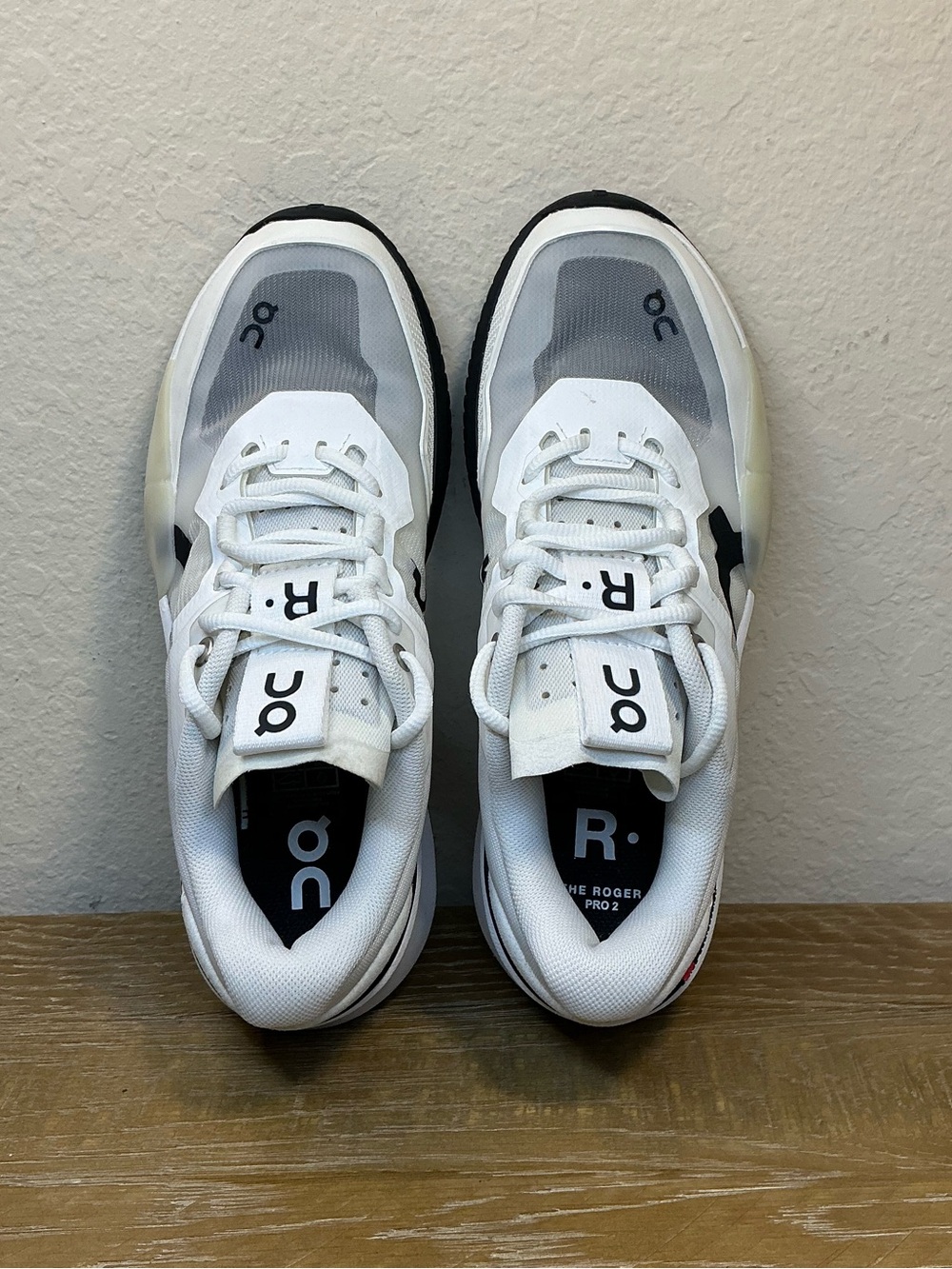 On The Roger Pro 2 Tennis/Pickleball Shoes White and Black Womens Size 7 - Picture 2 of 13
